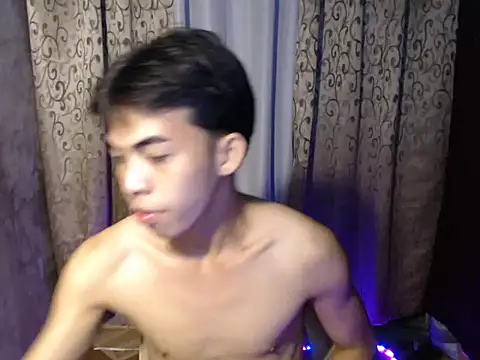 Urhotsilverboy webcam