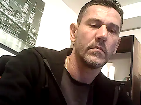 mastercharisma35 (Ask my age) - like tips ??? ı am hetero and office in