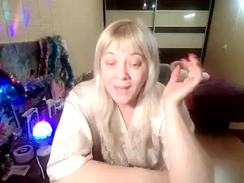 Lia Laguna (Lia_Laguna77)