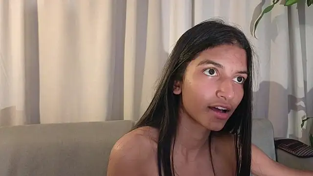 yuliethpetite (F teen) - show my boobs in cream