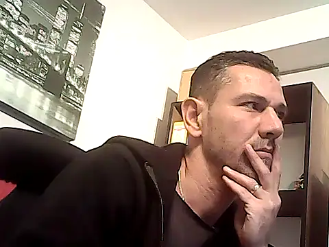 mastercharisma35 (Ask my age) - like tips ??? ı am hetero and office in