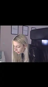 barbieblondiegirl (F young) - chupar,morder,jugar un chupete caramelo