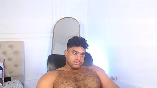 Big_furry_bear13 webcam