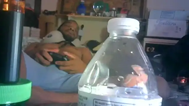 ON3YOULLN3VER_FIR3 webcam