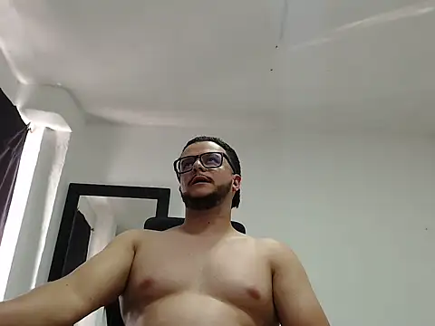 cloudsxxx - Cloudsxxx's free webcam