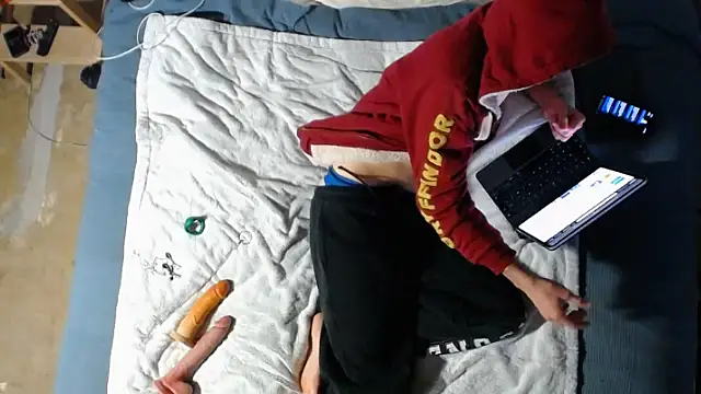 just2try (Ask my age) - Distract me while I'm playing Xbox