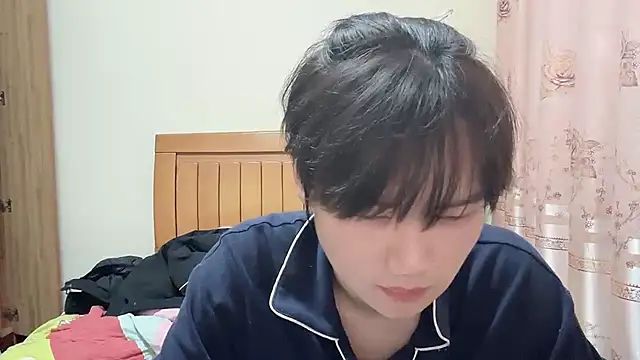 junnan001 - Junnan001's free webcam - UK Sex Cams