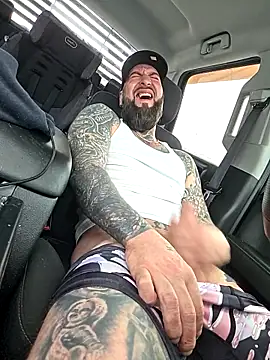 Beardedtattood's live cam