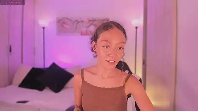 chloemoreti - ChloeMoreti's free webcam - UK Sex Cams