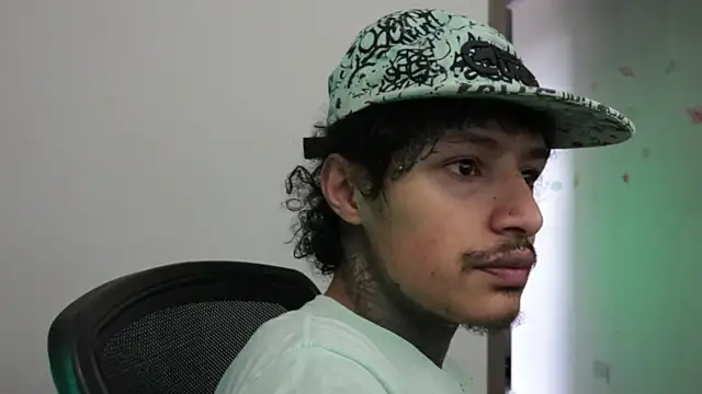 trieone - Trieone's free webcam