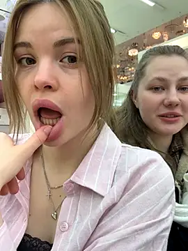 smellsex (F young) - TWO NAKED GIRLS IN MEN'S ROOM AT MALL