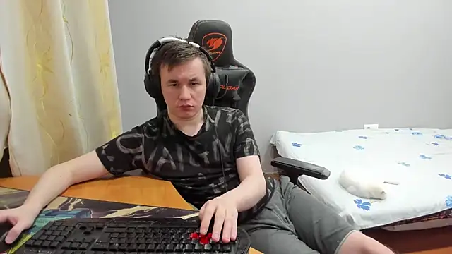 iliaskrislove - Iliaskrislove's free webcam - UK Sex Cams