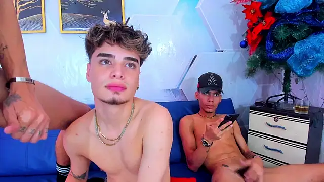 Alex_jeins_at webcam