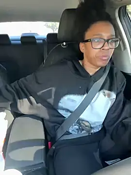 YeahhhitsBreezy webcam