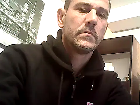 mastercharisma35 (Ask my age) - like tips ??? ı am hetero and office in