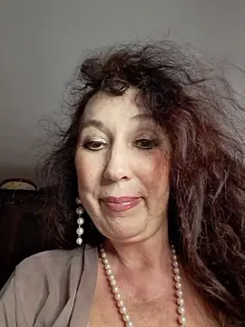 GypsyEsmeralda webcam