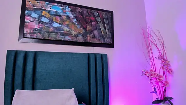 AntonellaHall_ webcam