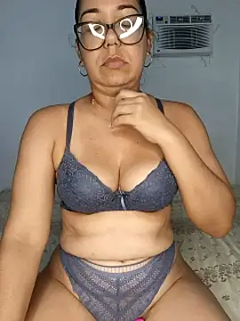 MilfTentasion webcam