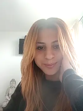 Nahiajhonson_ webcam