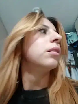 Nahiajhonson_ webcam