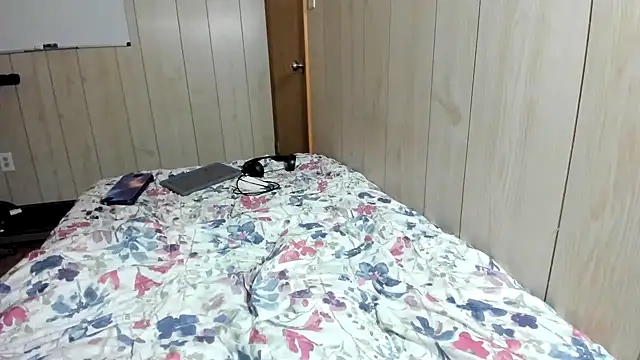 NaturalBeautyQueen webcam