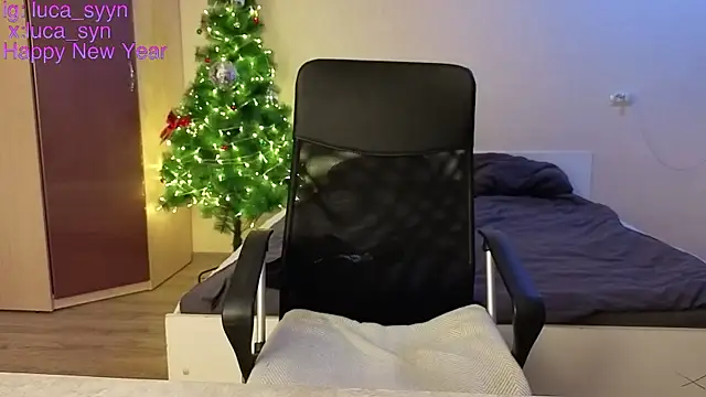 luca_syn (M young) - cum show