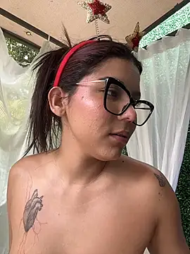 CherrySmirkXXX webcam