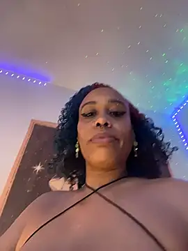 Webcam Model (loveluna8) is live