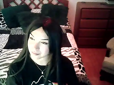 FallsForHerSmile webcam