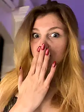 Webcam Model (Emaline_Fane)  is live.Free join now!