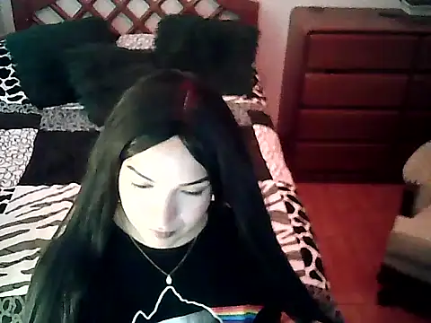 FallsForHerSmile webcam