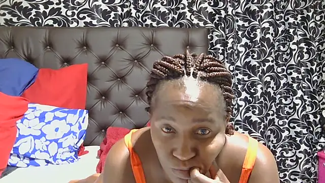 sluttylaura21 webcam