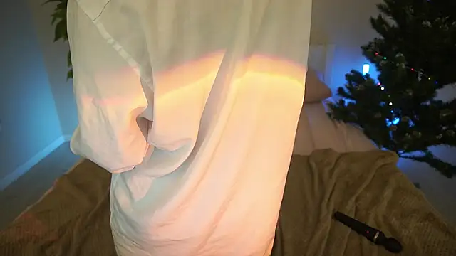 NikkiGoldSide webcam