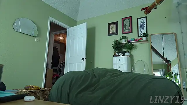 Linzy_19 webcam