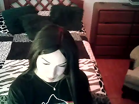 FallsForHerSmile webcam