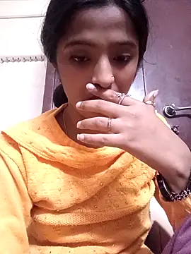 Webcam Model (KittyBby14)  is live.Free join now!