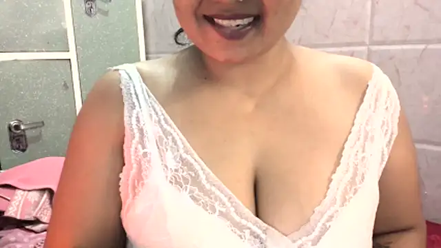 dolly_darling221 - Dolly_Darling221's free webcam - UK Sex Cams