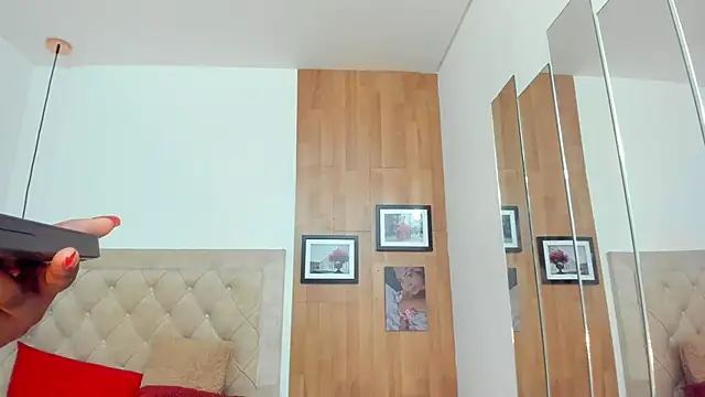 KimberlyBigBoobs webcam