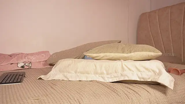 sweetlittlevenus webcam