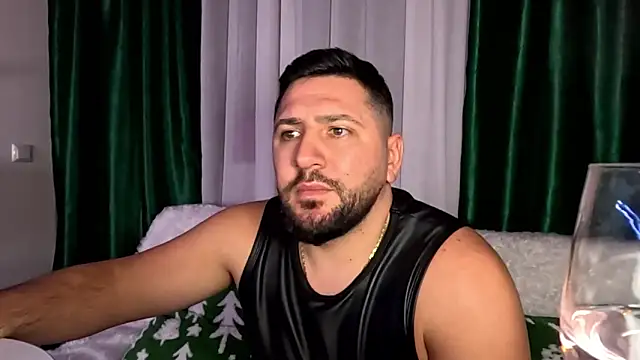 Gold_Alpha_Boy webcam