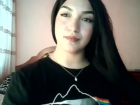 FallsForHerSmile webcam