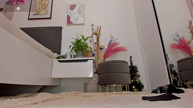 almatoys - Almatoys's free webcam - UK Sex Cams