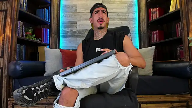 Donovan_Desmond webcam