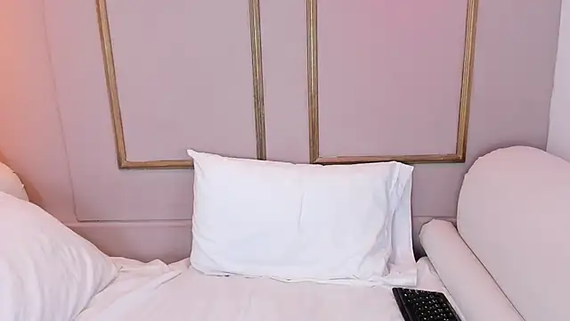 NahimiThompson webcam