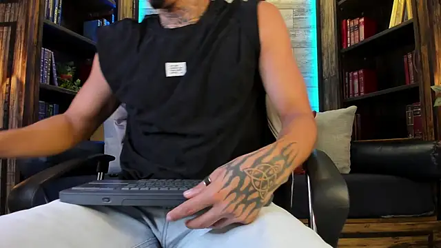 Donovan_Desmond webcam