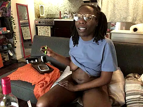 littyleesh1 (F young) - Clit Pinch Me & Moan 💦🤭