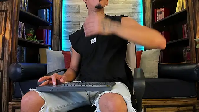 Donovan_Desmond webcam