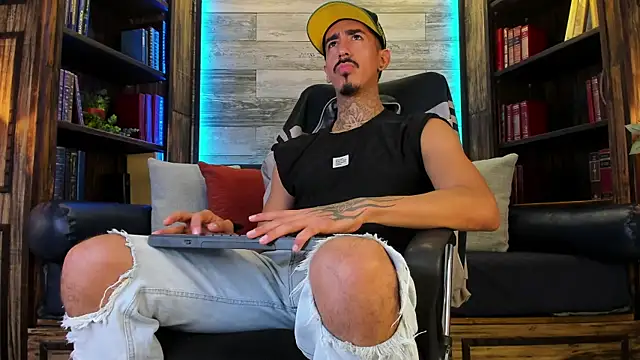 Donovan_Desmond webcam