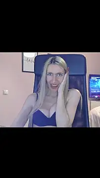 BarbieBlondieGirl webcam