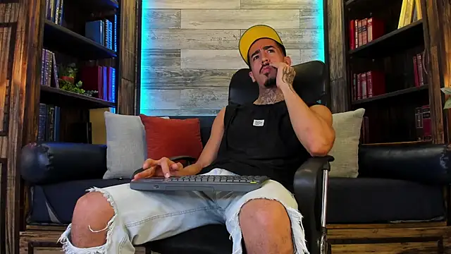 donovan_desmond - Donovan_Desmond's free webcam - UK Sex Cams